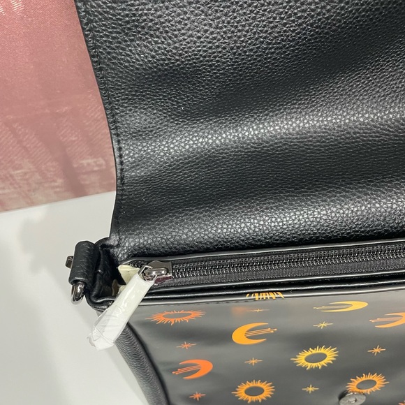 Day & Knight black vegan leather shoulder crossbody bag - Picture 6 of 10